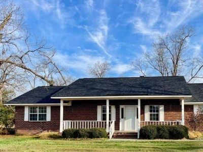 714 E Simon St, Glennville, GA, 30427