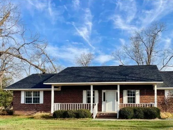 714 E Simon St, Glennville, GA 30427