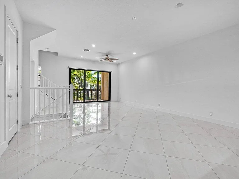 7115 Edison Pl — Photo 13