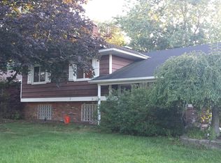 1180 Bonnie Ln, Mayfield Heights, OH