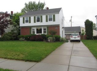 24 Willow Breeze Rd, Buffalo, NY 14223