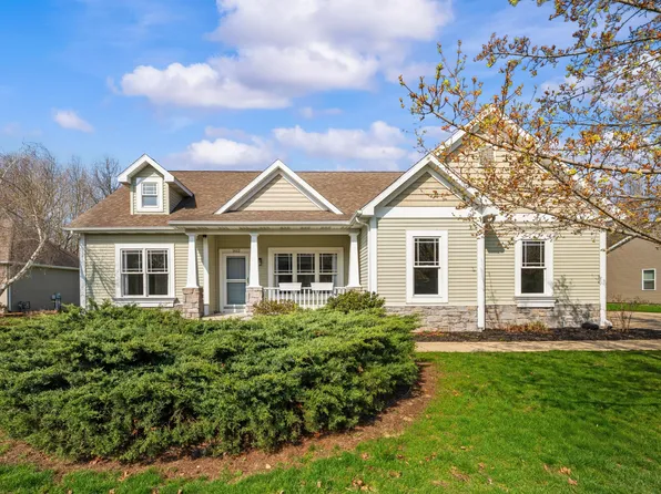 1612 Carolyn Dr, Benton Harbor, MI 49022