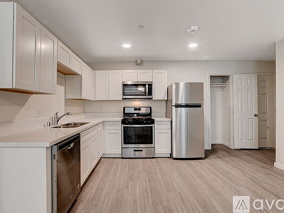 2nd image of 405 S 10th St #4