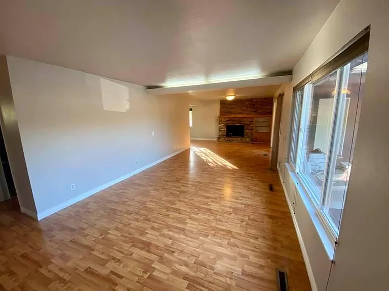 801 Runyan Dr — Photo 11