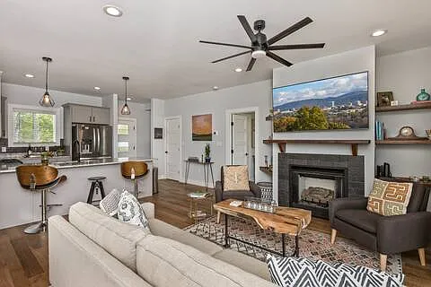 4 bed, 2.5 bath, 1536 sqft, $2,800 — Photo 4
