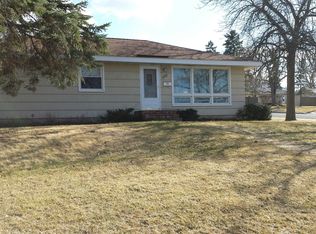 902 7th Ave E, Shakopee, MN 55379