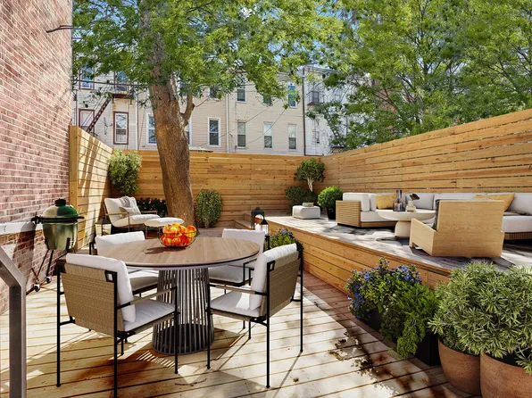 1198 Jefferson Avenue image 11 of 17