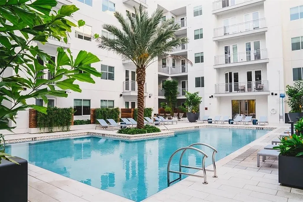2 bed, 2.0 bath, 1128 sqft, $2,450 — Photo 4