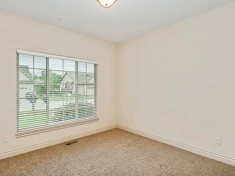 1608-1610 N Chapel Hill St — Photo 10