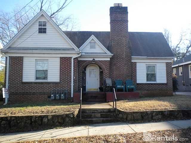 1st image of 206C Whitsett St