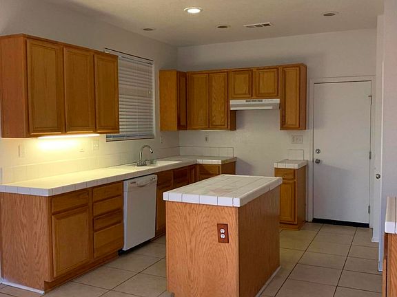 B7BD800E-AB39-4528-B80C-B2C85D5A766C