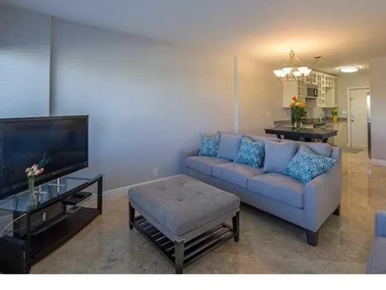 3250 NE 28th St #307 — Photo 3