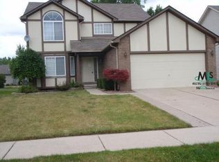 141 Woodslee Dr, Troy, MI