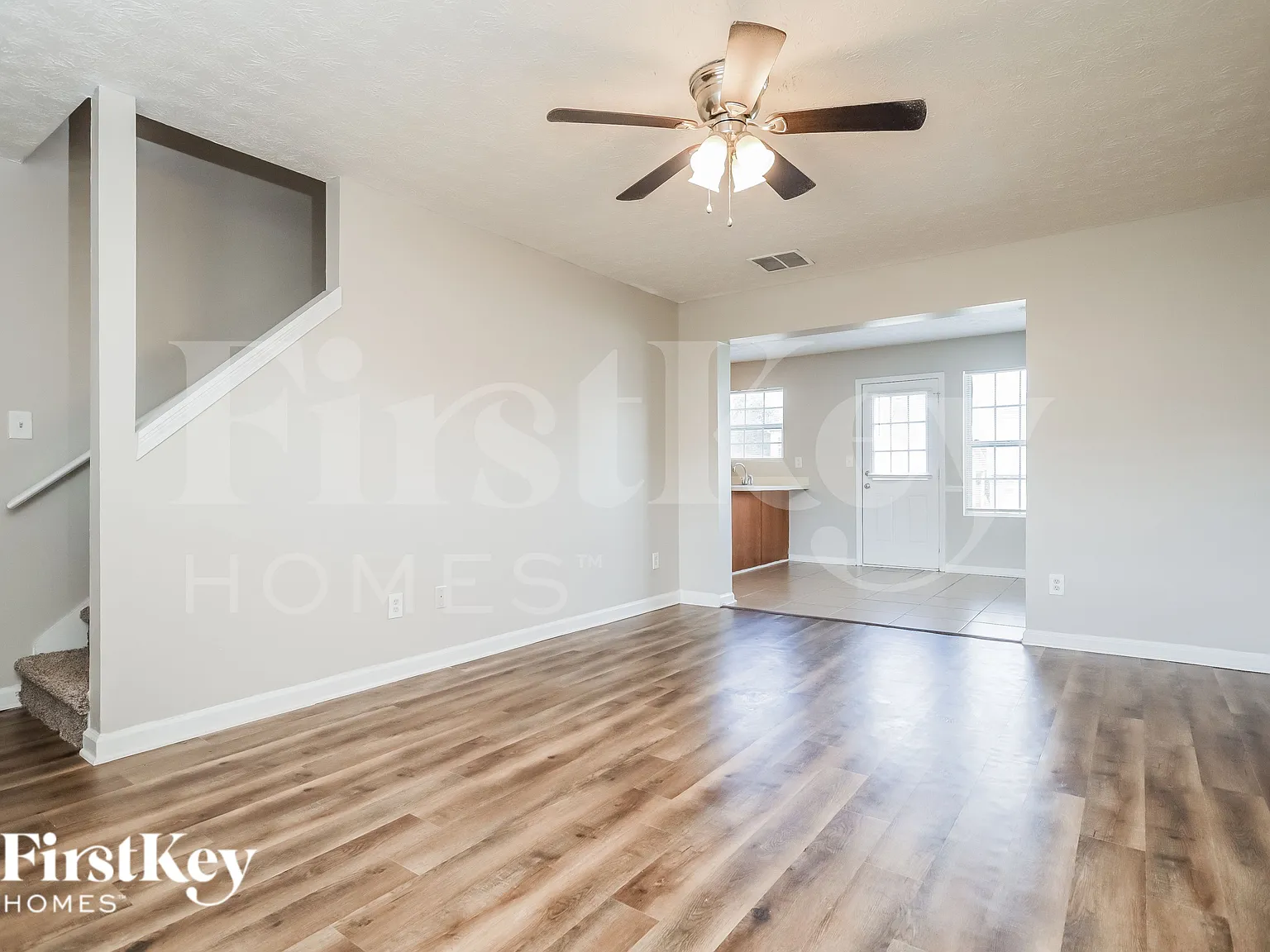 3 bed, 2.5 bath, 1302 sqft, $1,650 — Photo 4