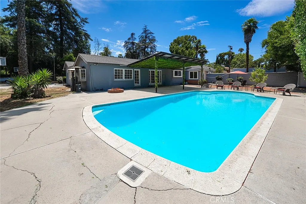4 bed, 3089 sqft, $9,500 — Photo 4