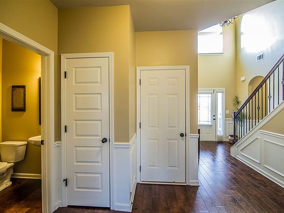 4th image of 836 E Holloway Dr