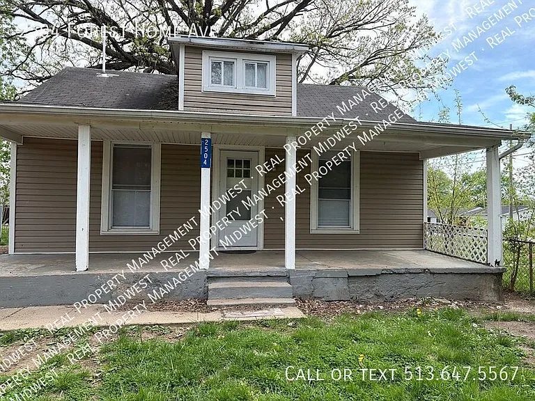 2504 Forest Home Ave — Photo 1