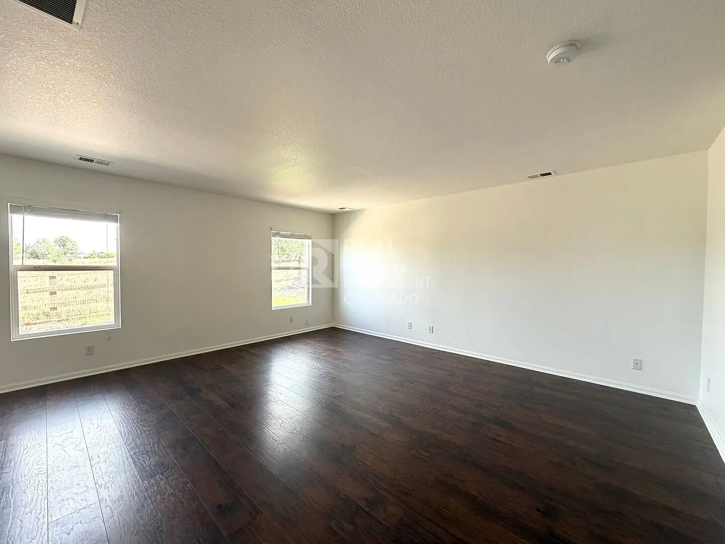 Beautiful Castle Rock Home with Spacious Living, Walk-In Closets & Private Outdoor Space — Photo 3