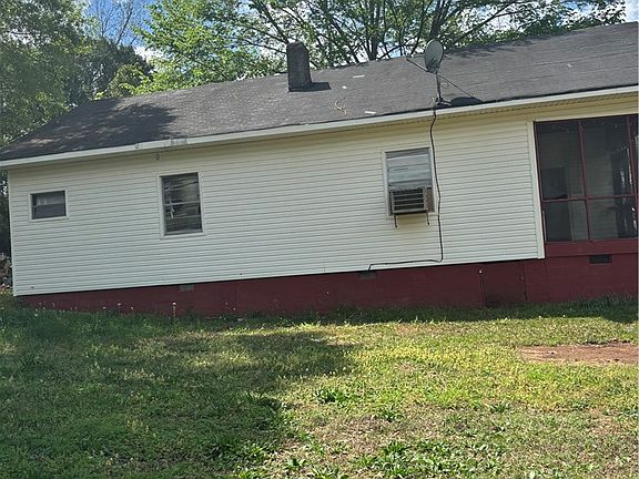 3rd image of 403 N 15th St