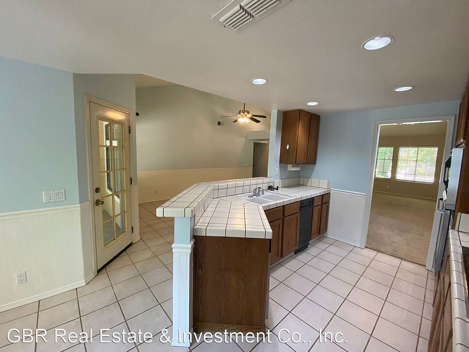 1st image of 459 N Lexington Dr