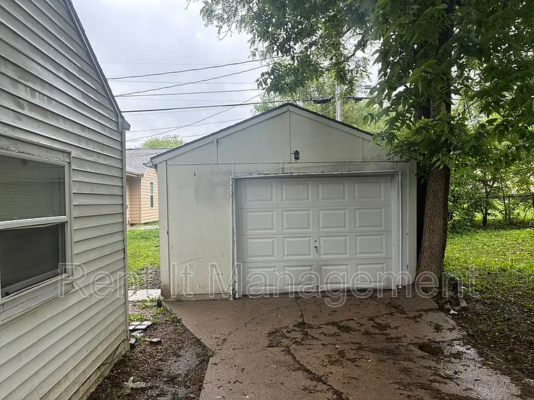 2305 John A Creighton Blvd — Photo 16