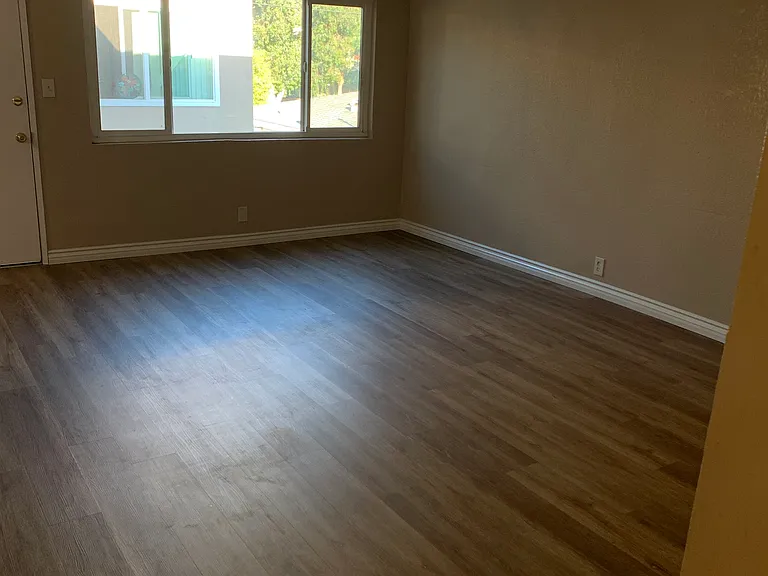 1536 W Wardlow Rd #11 — Photo 16