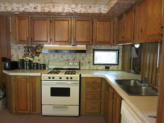 5th image of 10224 Circle E #65