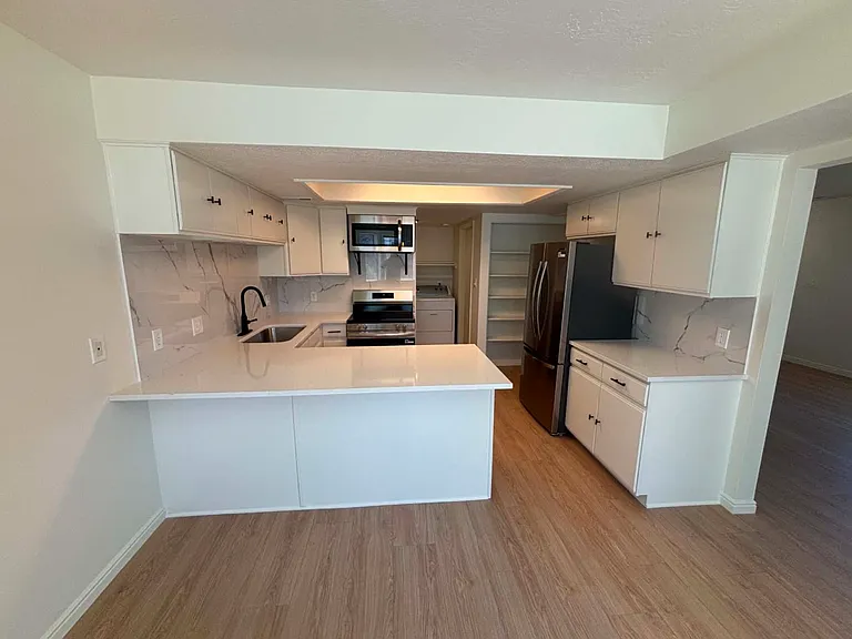 3913 W Rockwood Way #E — Photo 1
