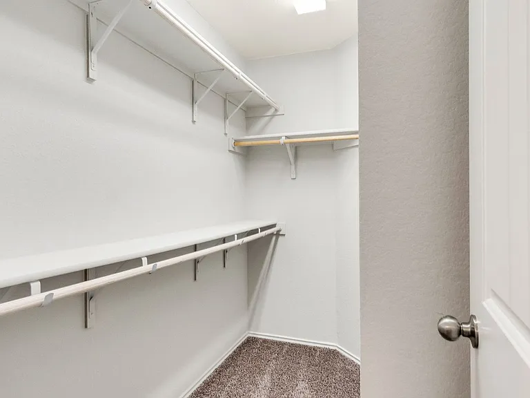 117 Nathaniel Dr — Photo 14