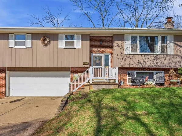 3280 Cider Rdg, Dubuque, IA 52001