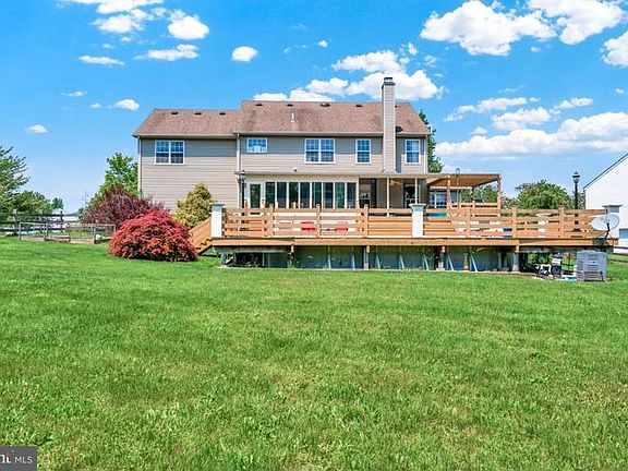 2nd image of 312 Vista Dr