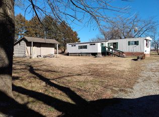 1202 N State St, Caney, KS 67333