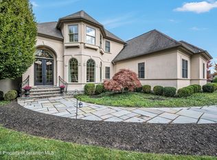 115 Stone Ridge Cir, Clarks Summit, PA 18411