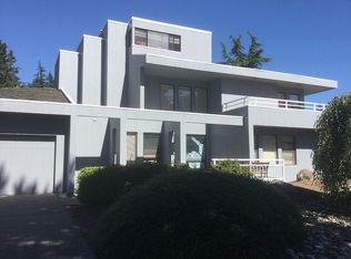 8800 Goshawk Rd, Blaine, WA 98230