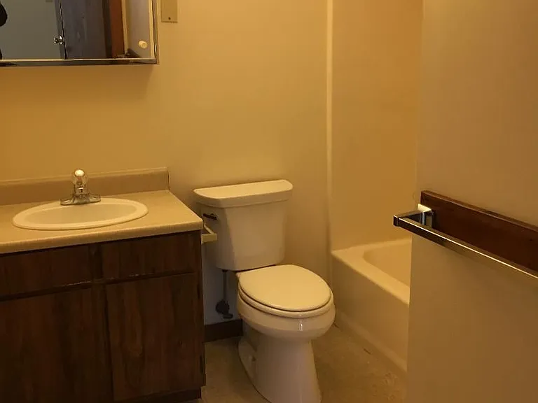 52 Village Green Rd — Photo 16