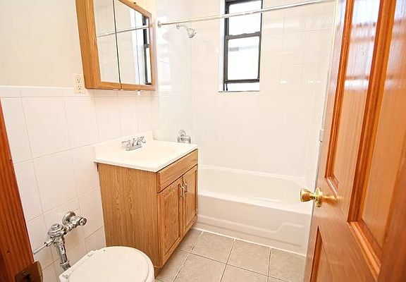 5th image of 24-16 38th Ave #55