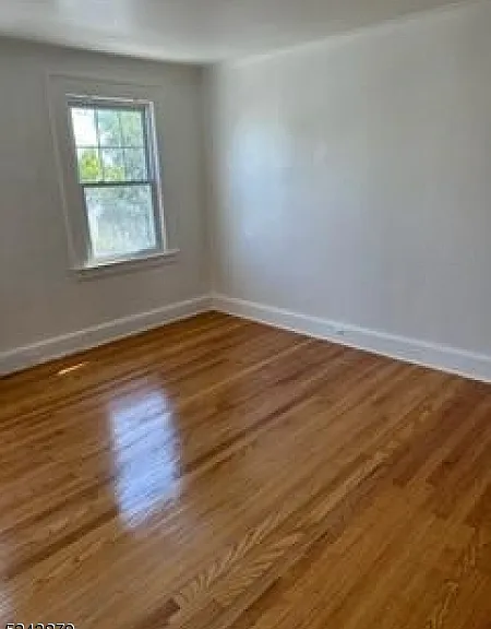 215 Jacoby St — Photo 9