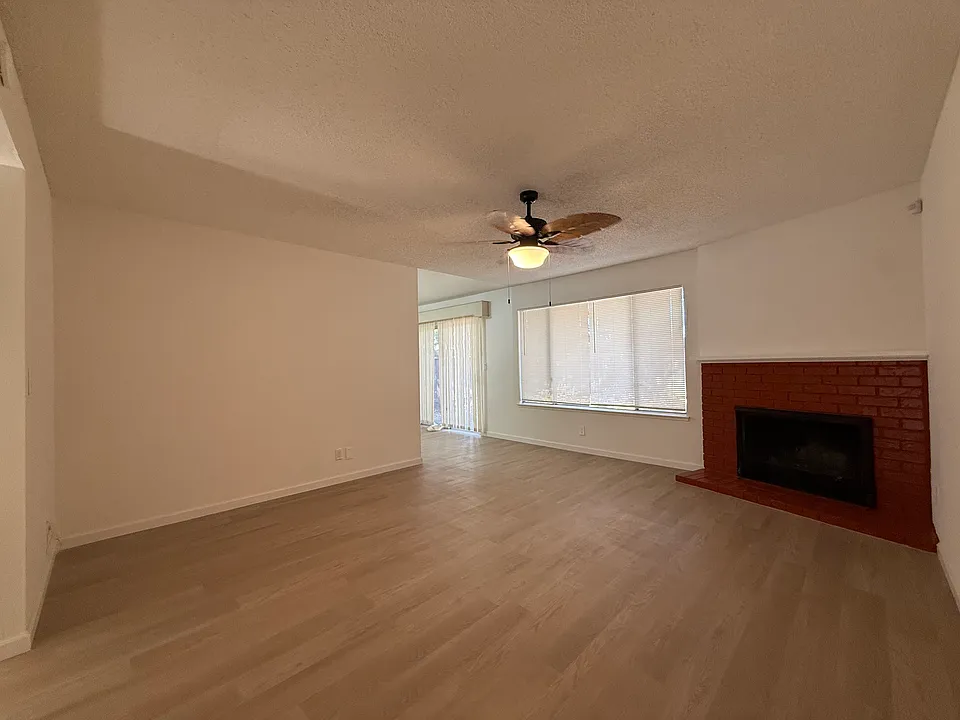 9429 Fort Worth Way