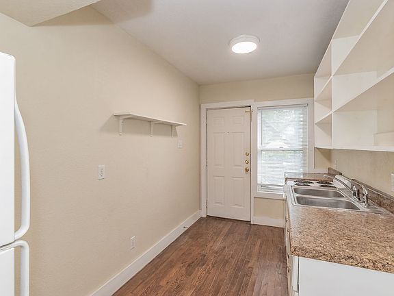 5th image of 1509 Park Place Ave APT B
