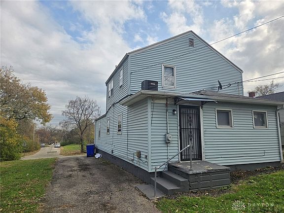 2nd image of 927 Verona Rd
