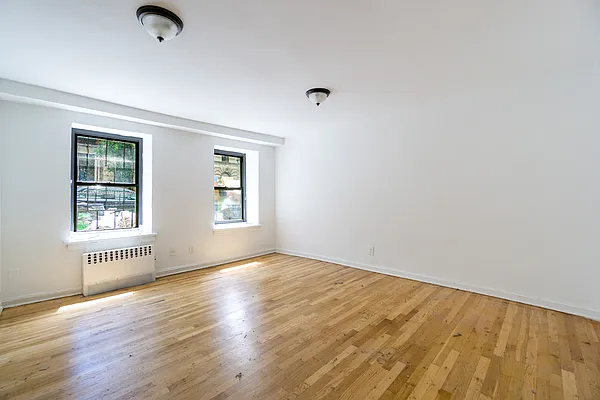 Rented by City Connections Realty | media 8