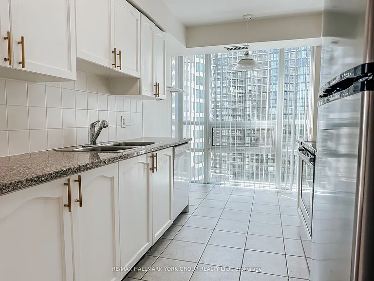 35 Hollywood Ave #2109 — Photo 4