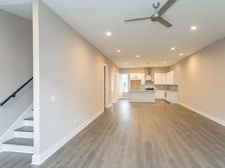 333 Douglas Ave — Photo 8
