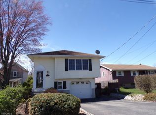 907 Carhart Aly, Phillipsburg, NJ 08865