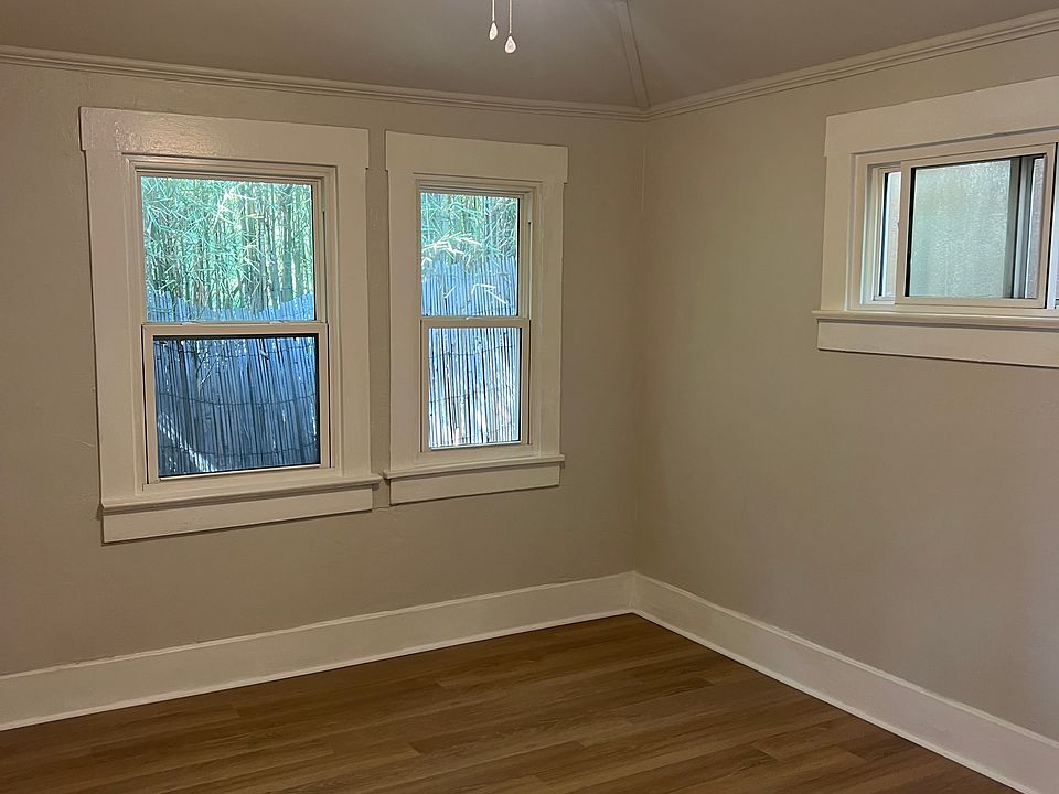 2nd image of 833 20th St #833