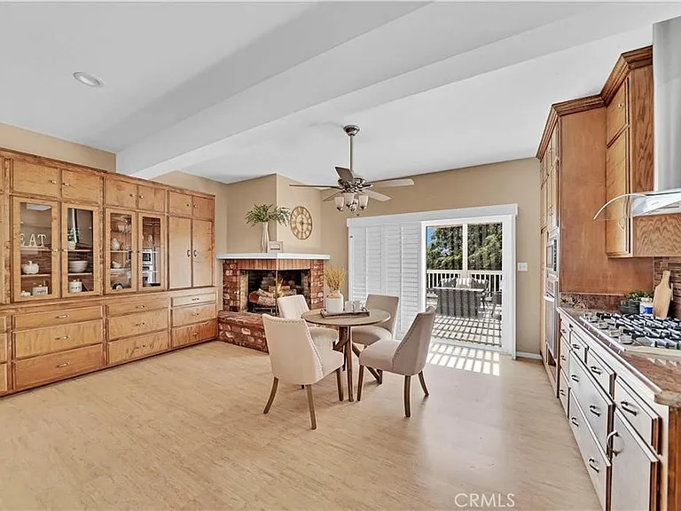 714 Oceanview Dr — Photo 4