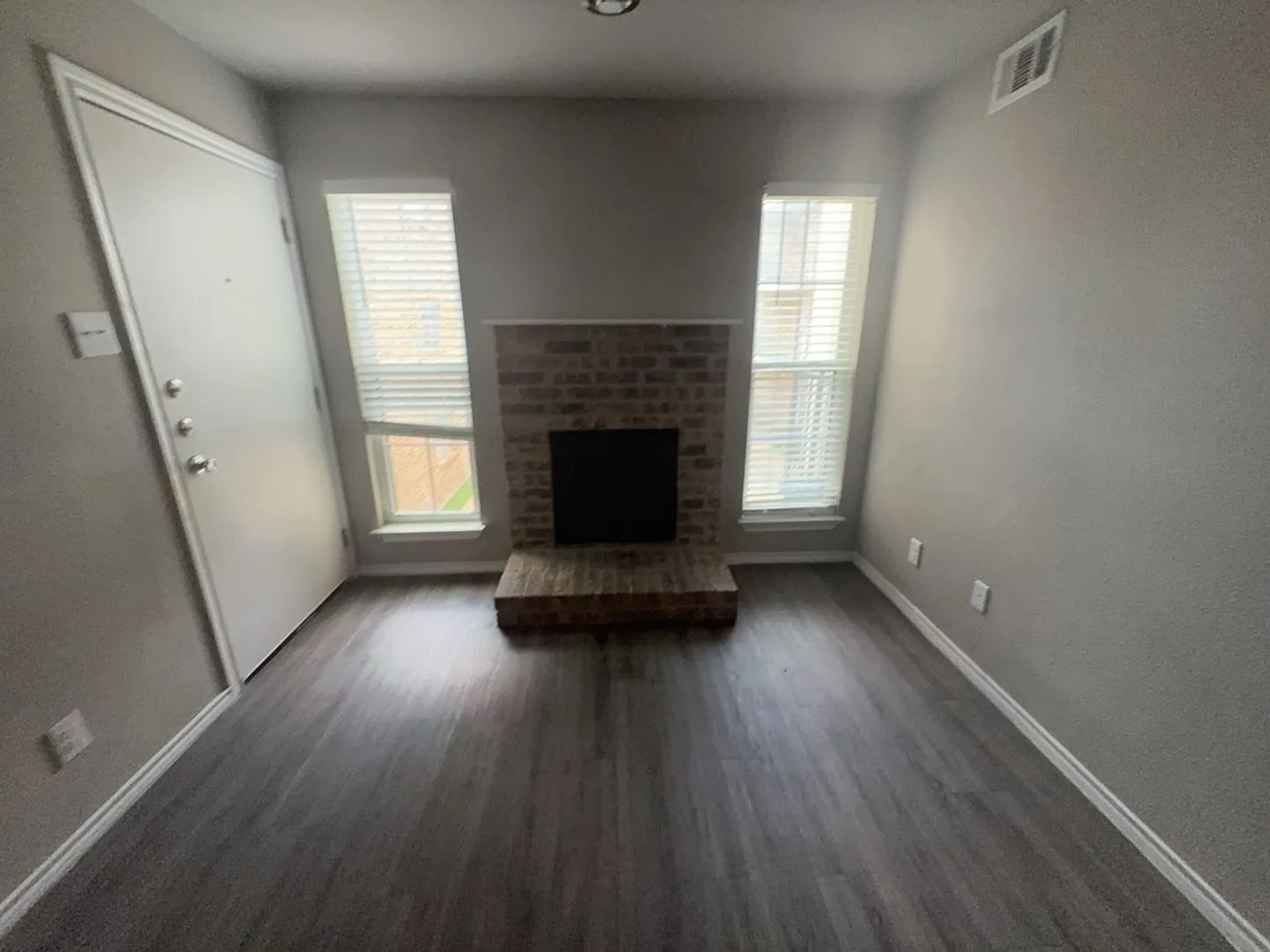 9520_Royal Ln #220 — Photo 2
