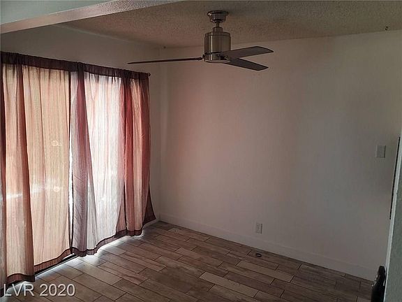 4th image of 6913 Round Tree Dr Unit D