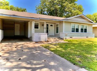1011 W Sycamore St, Sherman, TX 75092