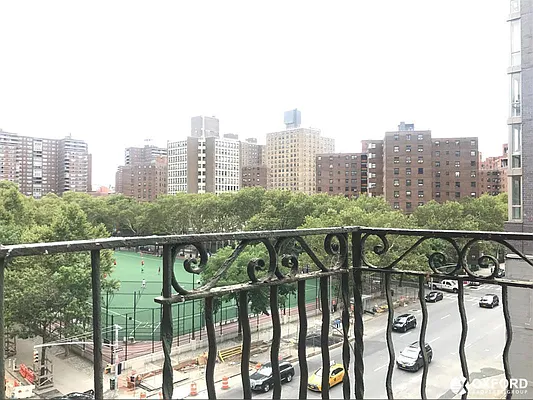 Rented by Oxford Property Group | media 70